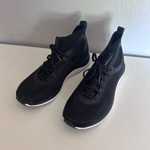Lululemon chargefeel mid women’s workout shoe size 9